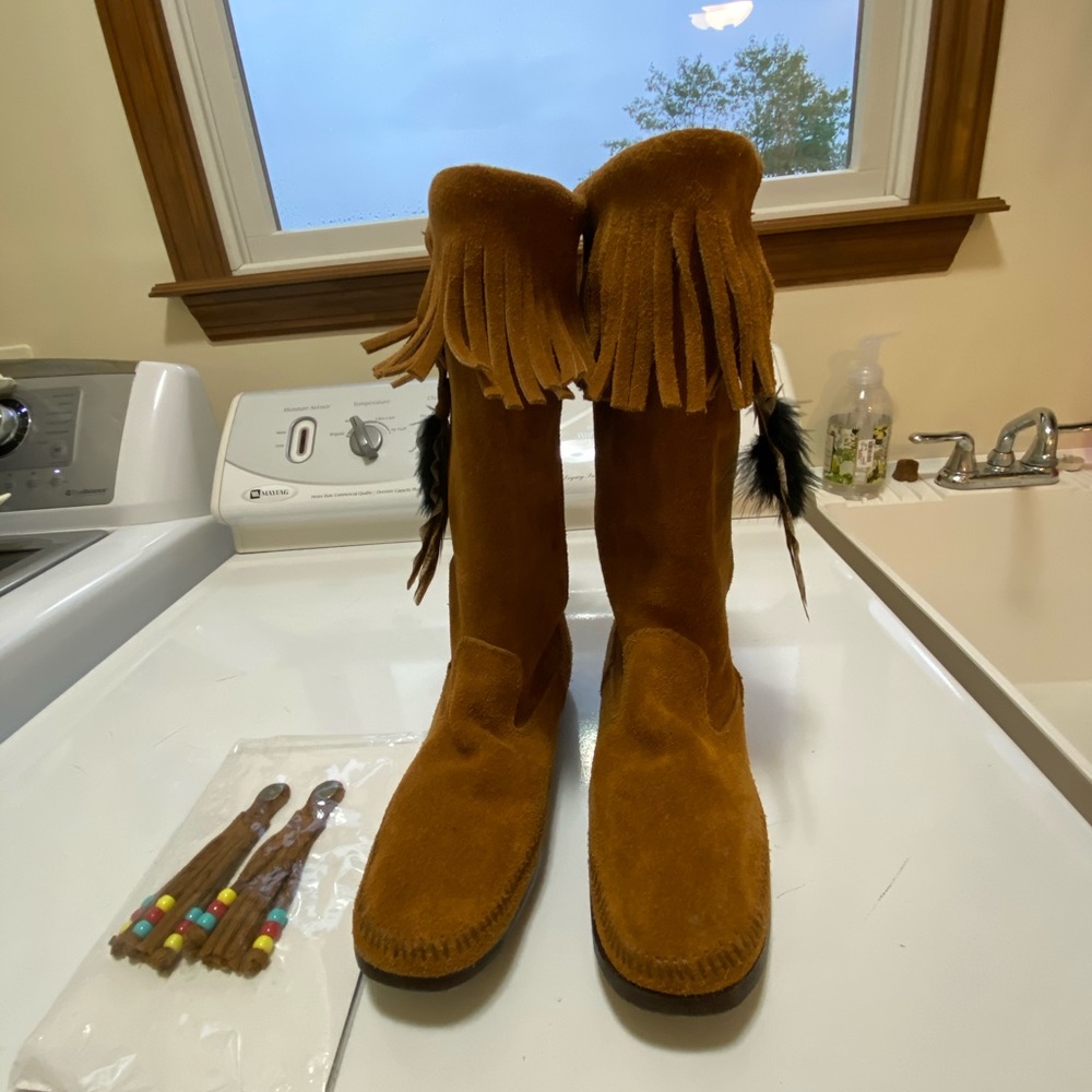 Minnetonka Brown Suede Tall Moccasins Size 8